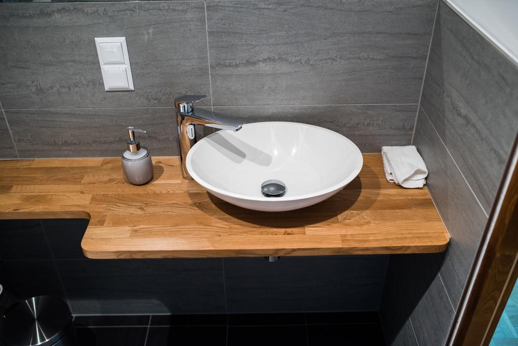Boutique Palac Warmatowice Sienkiewiczowskie Легница Экстерьер фото