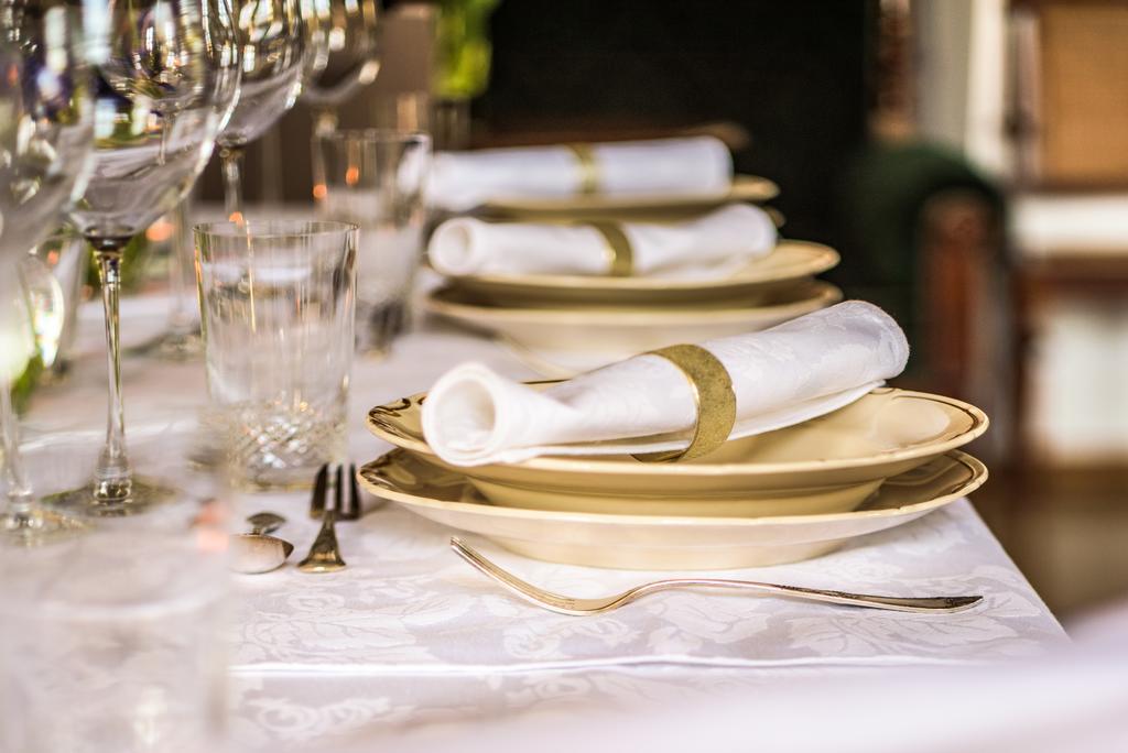 Boutique Palac Warmatowice Sienkiewiczowskie Легница Экстерьер фото